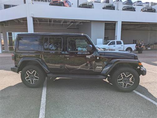 2024 Jeep Wrangler 4-Door Sahara 4x4