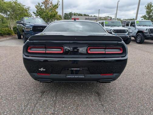 Pitch Black Clearcoat 2016 Dodge Challenger R/T
