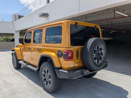 Goldilocks 2026 Jeep Wrangler 4-Door Sahara 4x4