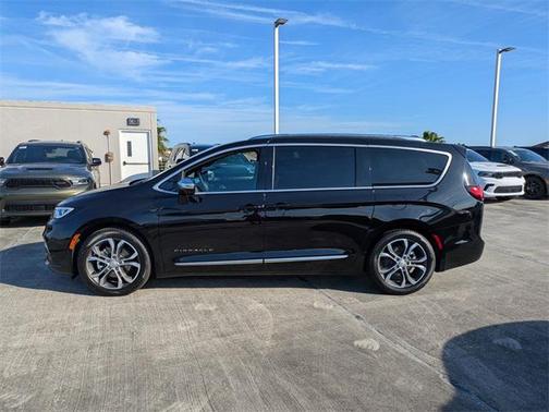 2026 Chrysler Pacifica L