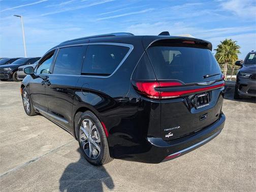 2026 Chrysler Pacifica L