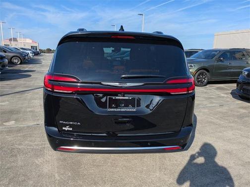 2026 Chrysler Pacifica L