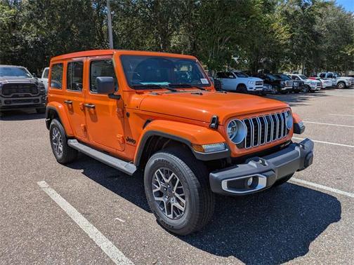 2025 Jeep Wrangler 4-Door Sahara 4x4