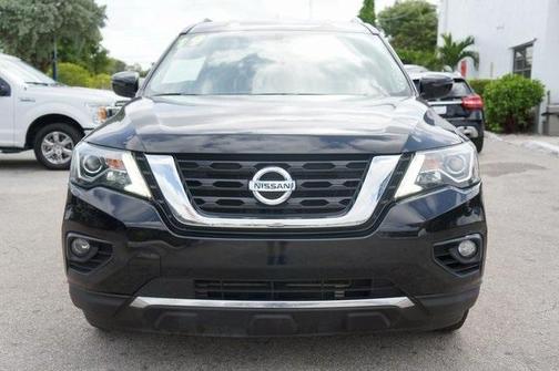 Photo 2 of 30 of 2019 Nissan Pathfinder SV