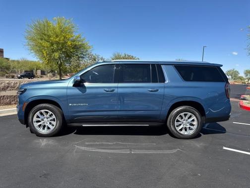 Lakeshore Blue Metallic 2025 Chevrolet Suburban Premier