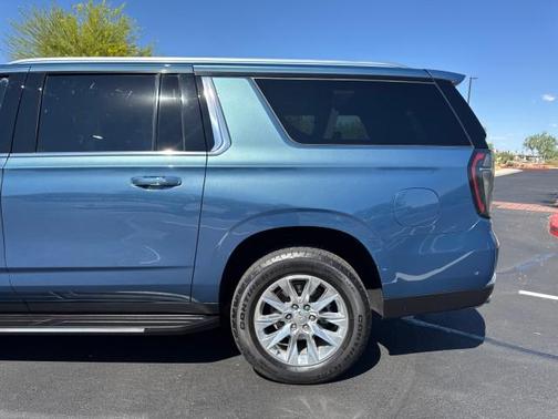 Lakeshore Blue Metallic 2025 Chevrolet Suburban Premier
