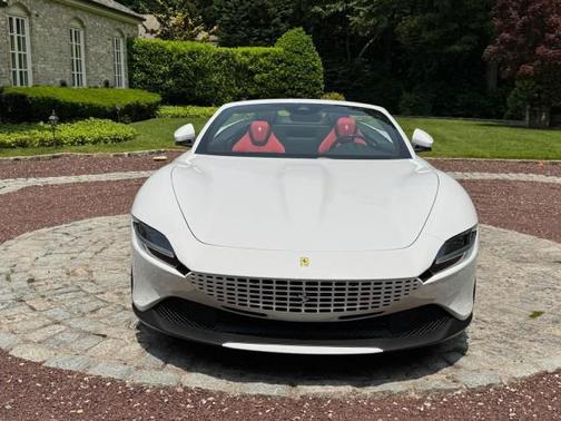 2025 Ferrari Roma Spider
