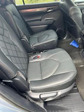 Moon Dust 2020 Toyota Highlander Platinum