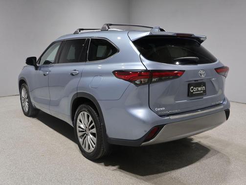 Moon Dust 2020 Toyota Highlander Platinum