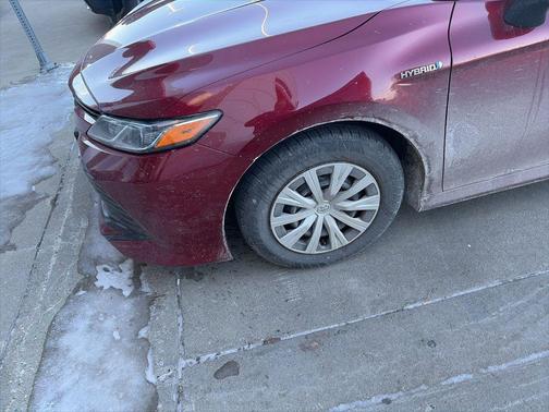 2018 Toyota Camry Hybrid LE