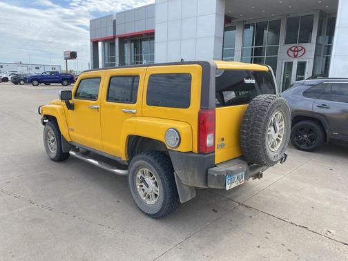 2006 Hummer H3 Base
