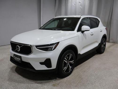 2023 Volvo XC40 B5 Core