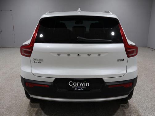 2023 Volvo XC40 B5 Core