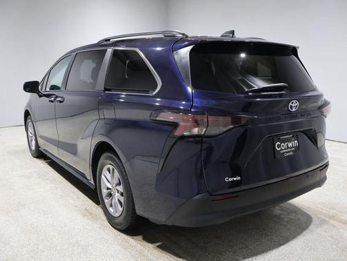 2024 Toyota Sienna XLE