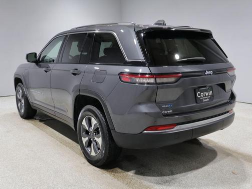 Baltic Gray Metallic Clearcoat 2022 Jeep Grand Cherokee 4xe Base