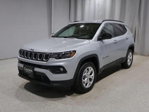 Silver Zynith Metallic Clearcoat 2024 Jeep Compass Latitude
