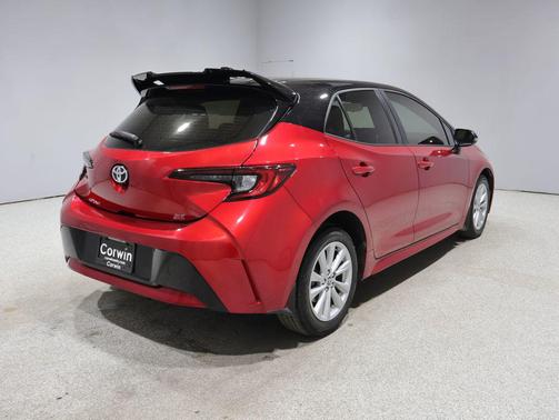 Finish Line Red/Midnight Black Metallic 2023 Toyota Corolla SE