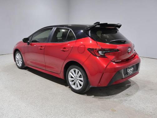 Finish Line Red/Midnight Black Metallic 2023 Toyota Corolla SE