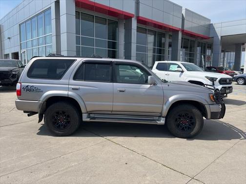 2002 Toyota 4Runner SR5
