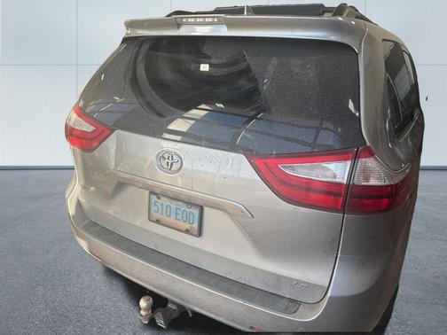2018 Toyota Sienna LE