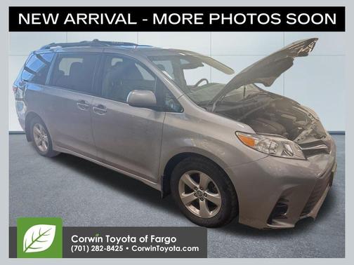 2018 Toyota Sienna LE