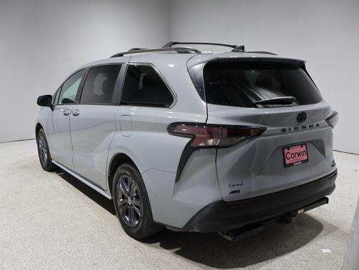 2024 Toyota Sienna Woodland Edition
