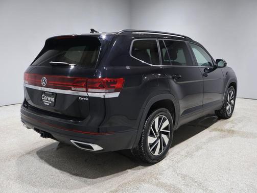 2025 Volkswagen Atlas 2.0T SE w/Technology 4MOTION
