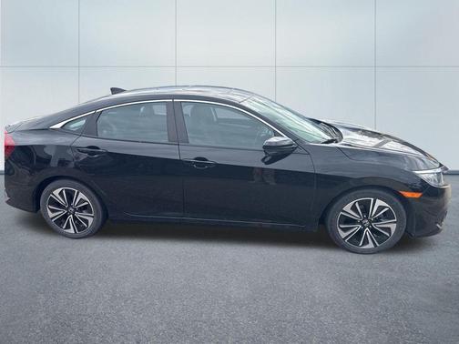 Black 2017 Honda Civic EX-T