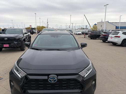 2021 Toyota RAV4 Hybrid XLE
