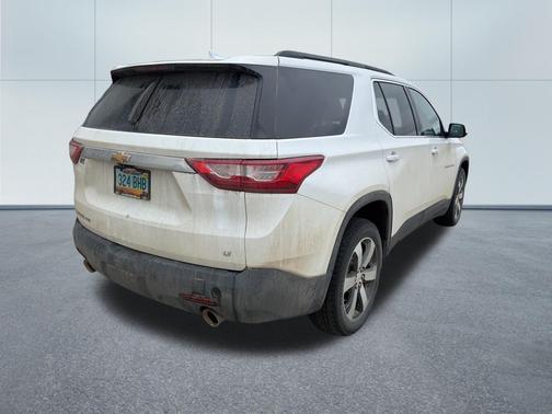 Iridescent Pearl Tricoat 2020 Chevrolet Traverse LT Leather