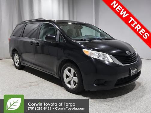 2016 Toyota Sienna LE