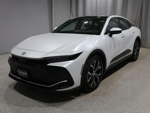 Oxygen White 2024 Toyota Crown Limited