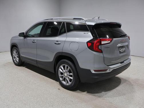 Sterling Metallic 2024 GMC Terrain SLT