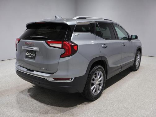 Sterling Metallic 2024 GMC Terrain SLT