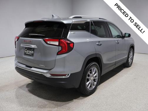 Sterling Metallic 2024 GMC Terrain SLT