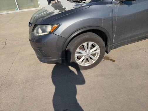 Gun Metallic 2016 Nissan Rogue SV
