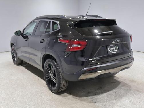Mosaic Black Metallic 2025 Chevrolet Trax FWD ACTIV