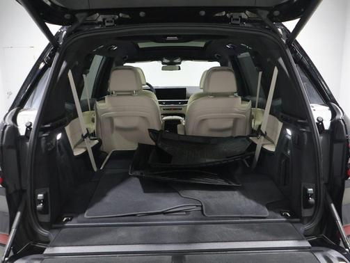 Black Sapphire Metallic 2026 BMW X7 M60i