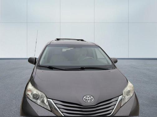 Predawn Gray Mica 2011 Toyota Sienna XLE