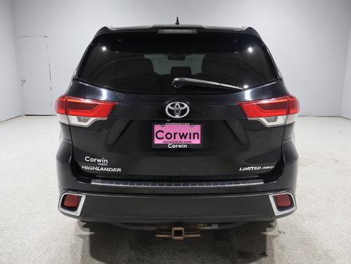 Midnight Black Metallic 2017 Toyota Highlander Limited