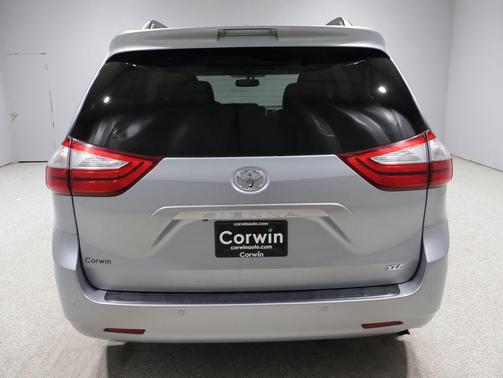 Silver Sky Metallic 2017 Toyota Sienna XLE