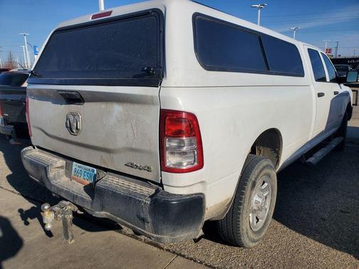Bright White Clearcoat 2022 RAM 2500 Tradesman Crew Cab 4x4 8' Box