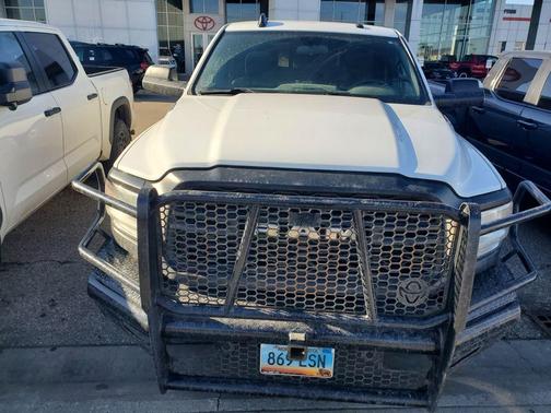 Bright White Clearcoat 2022 RAM 2500 Tradesman Crew Cab 4x4 8' Box
