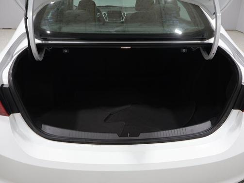 Summit White 2023 Chevrolet Malibu FWD 1LT