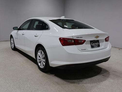 Summit White 2023 Chevrolet Malibu FWD 1LT