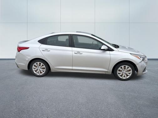 Olympus Silver 2018 Hyundai Accent SE