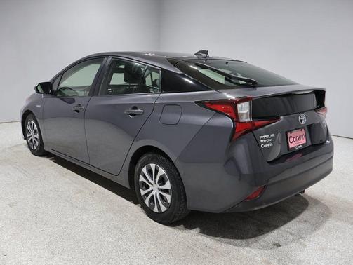2022 Toyota Prius XLE