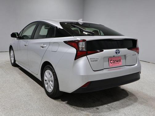 2021 Toyota Prius LE