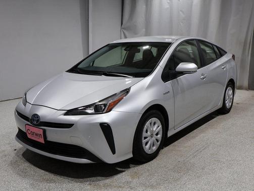 2021 Toyota Prius LE