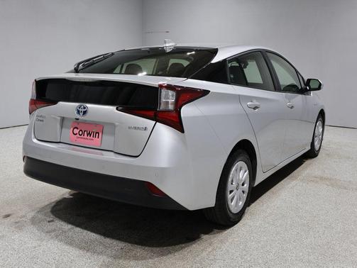 2021 Toyota Prius LE